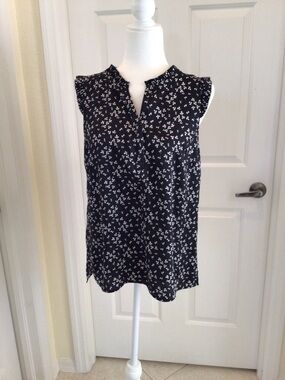 Talbots black/white floral ruffle trim blouse